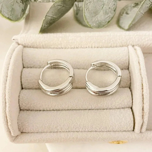 925 Sterling Silver Chunky Huggie Earrings Small Hoop Earrings Huggie Hoops - Picture 3 of 6
